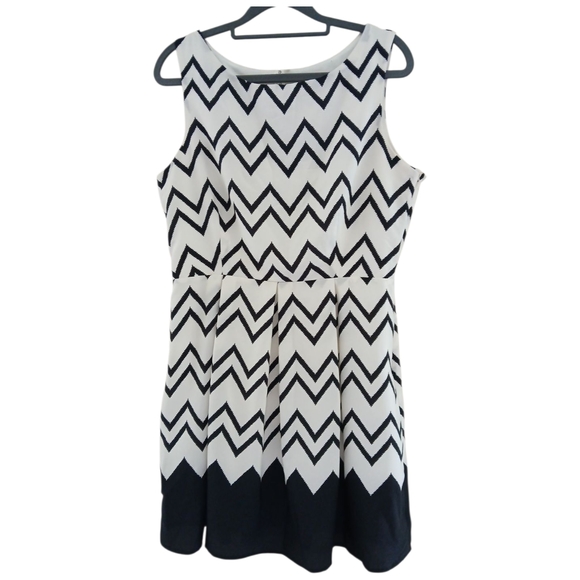 Pink Owl‎ Black and White Chevron Mini Dress - Picture 3 of 6